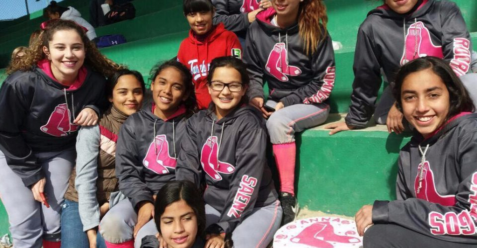 Empoderando a niñas a través del Beisbol